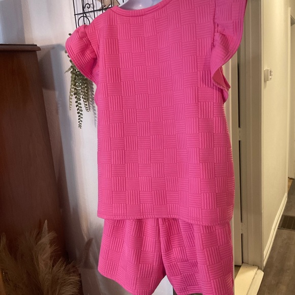 Source Unknown Fuchsia Textured Women's Top & Shorts Set - Picture 2 of 11